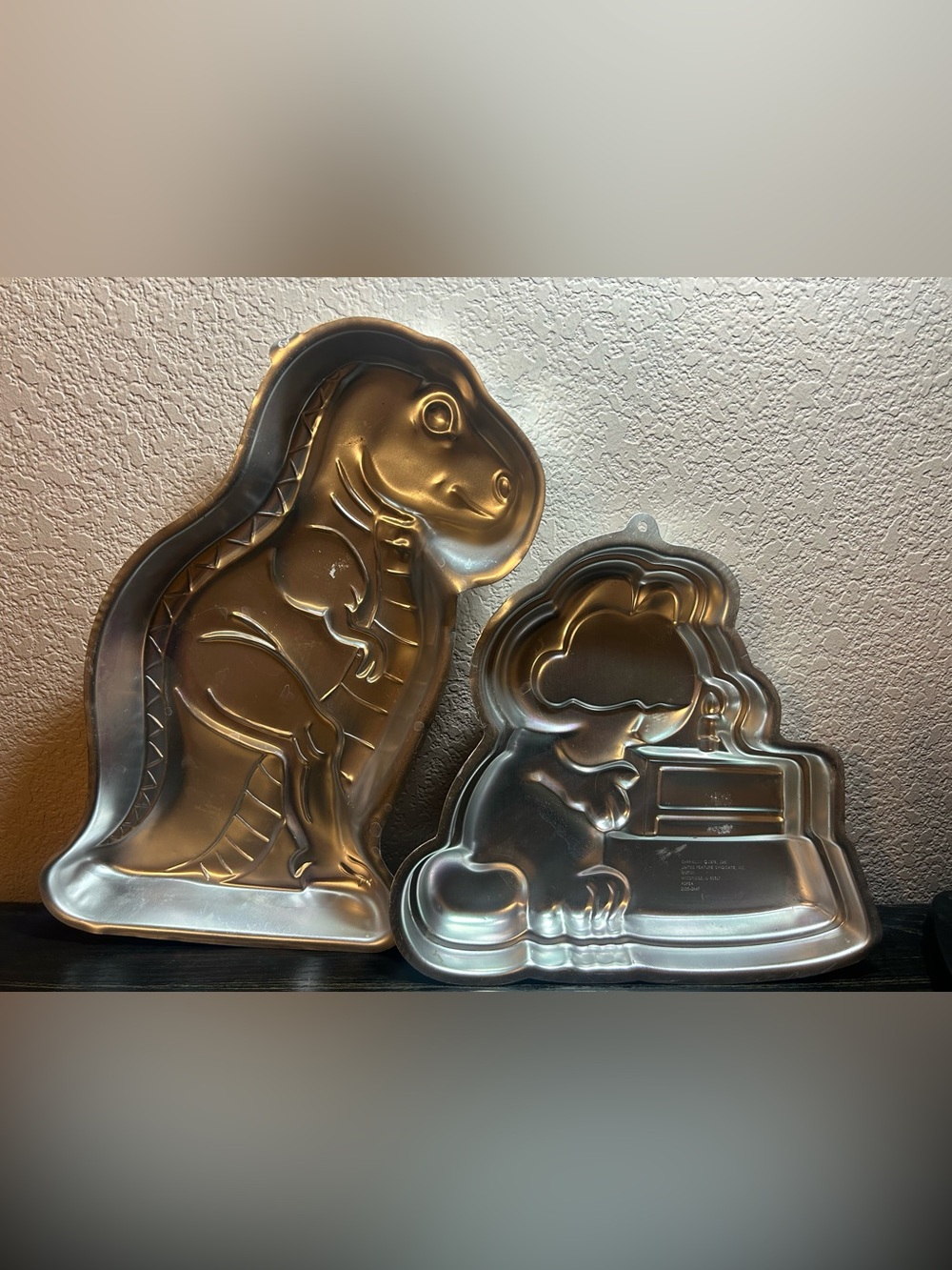 Vintage Cake Pans 1987 WILTON DINOSAUR  Partysaurus T-Rex & Garfield 1981 Baking